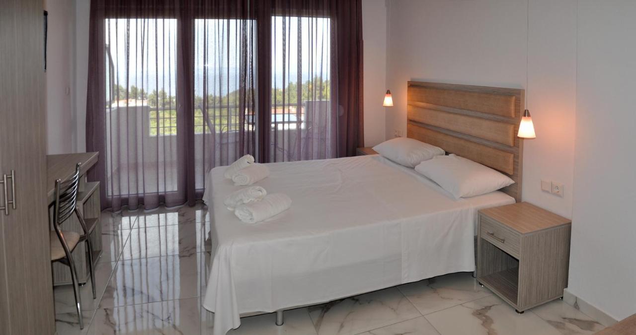 Valiant Sea Aparthotel Kриопиги Екстериор снимка