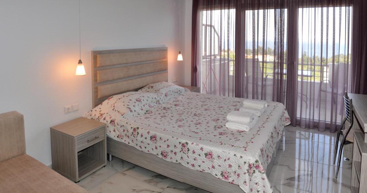 Valiant Sea Aparthotel Kриопиги Екстериор снимка