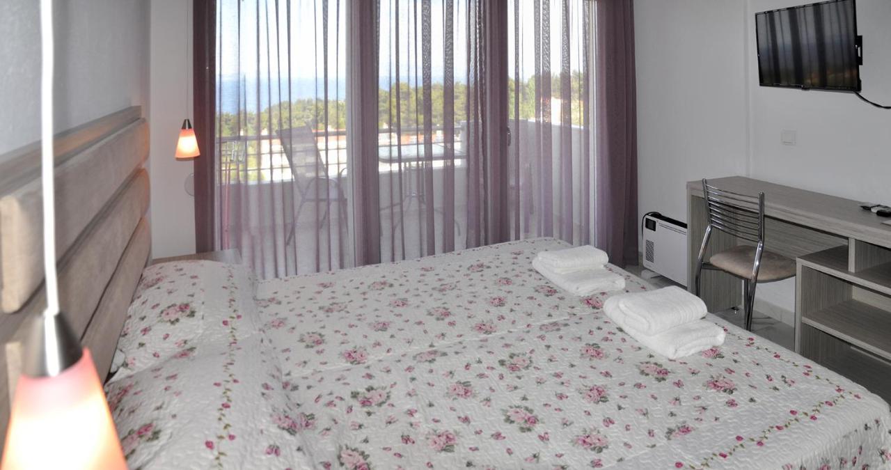 Valiant Sea Aparthotel Kриопиги Екстериор снимка