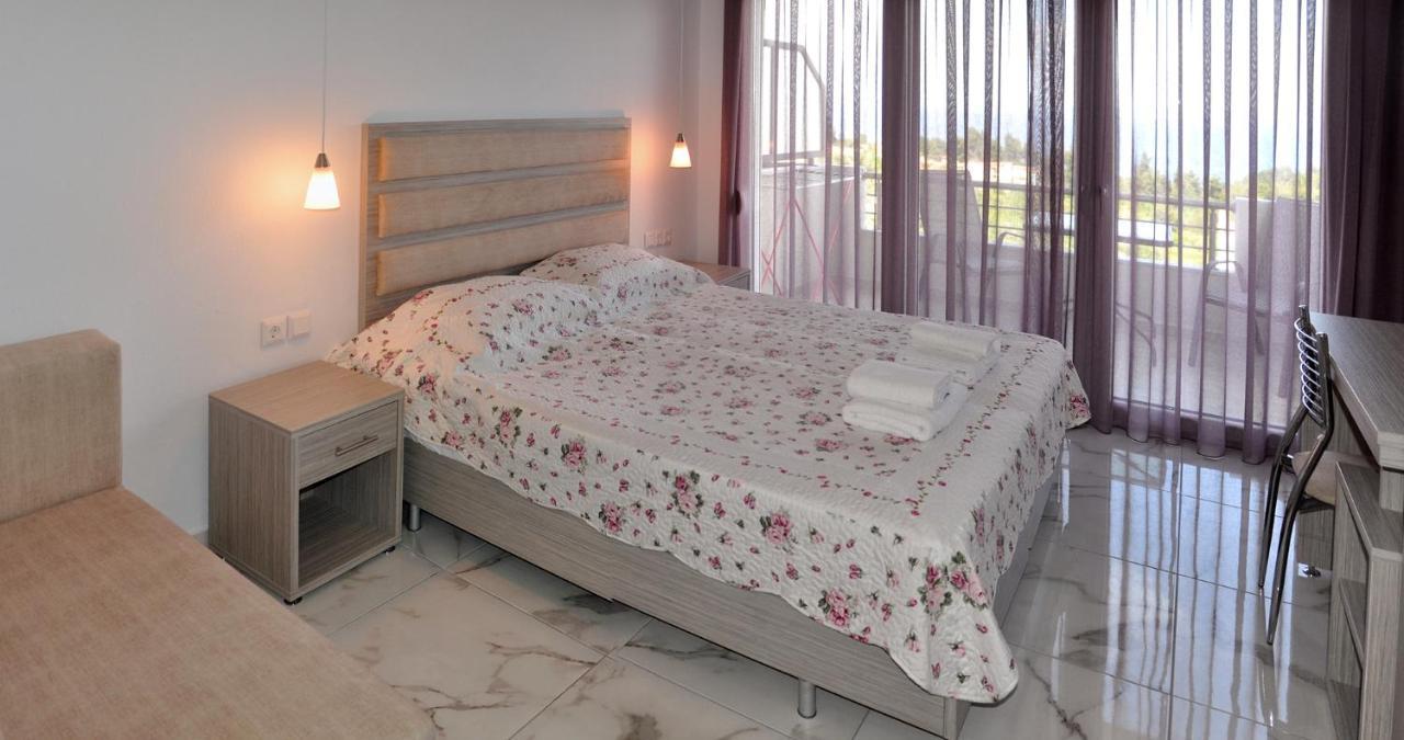 Valiant Sea Aparthotel Kриопиги Екстериор снимка